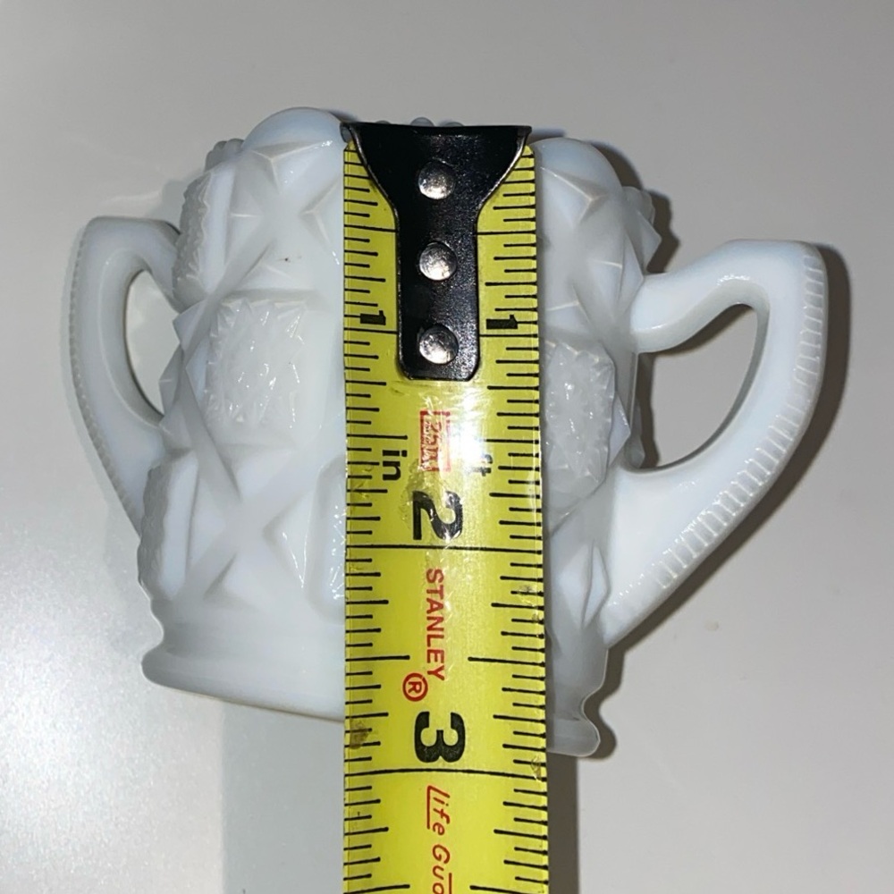 Vintage Westmoreland Milk Glass Creamer and Sugar Bowl Set Old Quilt Pattern‎ - Picture 8 of 9
